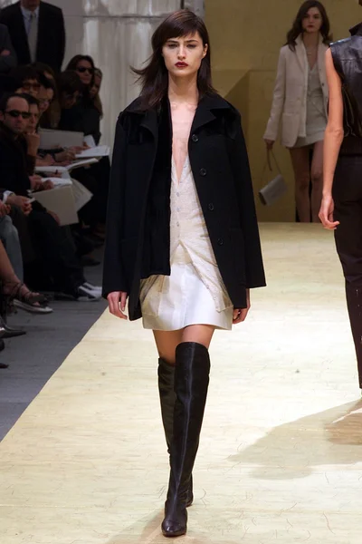 Look 18